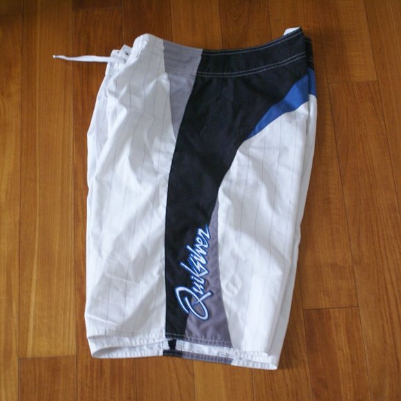 USED early 2000 Quiksilver Boardshorts men's size 34 - Picture 6 of 8
